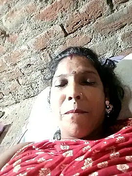 Snapshot of Savita992 chatting on 09/17/25, 06:20 Savita992 online show from 09/17/25, 06:20