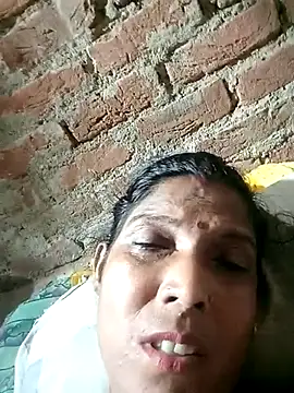Snapshot of Savita992 chatting on 09/25/25, 07:06 Savita992 online show from 09/25/25, 07:06