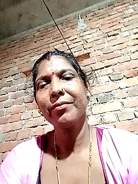 Snapshot of Savita992 chatting on 10/03/25, 02:41 Savita992 online show from 10/03/25, 02:41