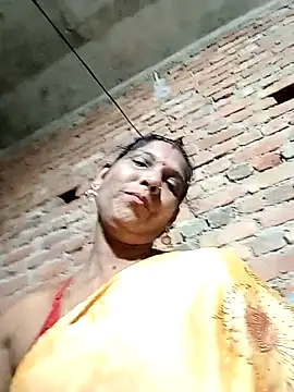 Snapshot of Savita992 chatting on 10/03/25, 02:47 Savita992 online show from 10/03/25, 02:47
