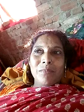 Snapshot of Savita992 chatting on 10/06/25, 01:25 Savita992 online show from 10/06/25, 01:25