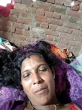 Snapshot of Savita992 chatting on 10/10/25, 09:52 Savita992 online show from 10/10/25, 09:52
