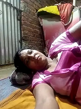 Snapshot of Savita992 chatting on 10/11/25, 11:25 Savita992 online show from 10/11/25, 11:25