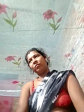 Snapshot of Savita992 chatting on 10/18/25, 10:54 Savita992 online show from 10/18/25, 10:54