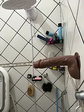 Brsecretbear online show from 06/19/26, 04:33