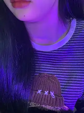 Linhtruong  online show from 02/18/26, 04:08