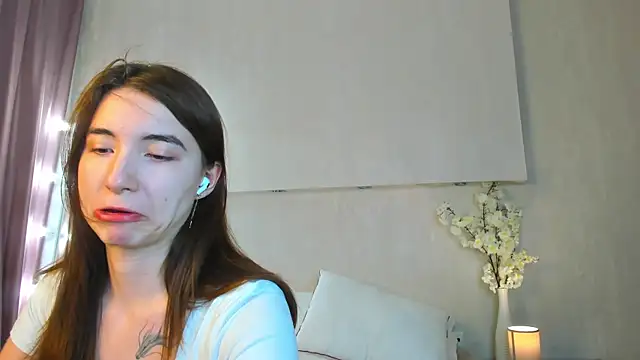 Adelina Bliss online show from 04/05/26, 01:03