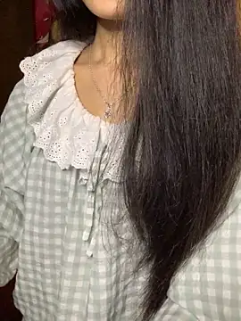 Snapshot of Nhinhi18 chatting on 10/23/25, 03:11 Nhinhi18 online show from 10/23/25, 03:11