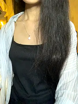 Snapshot of Nhinhi18 chatting on 11/01/25, 03:58 Nhinhi18 online show from 11/01/25, 03:58