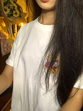 Snapshot of Nhinhi18 chatting on 11/10/25, 03:11 Nhinhi18 online show from 11/10/25, 03:11