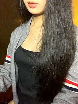 Snapshot of Nhinhi18 chatting on 11/13/25, 04:06 Nhinhi18 online show from 11/13/25, 04:06