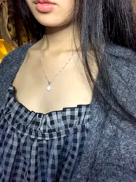 Snapshot of Nhinhi18 chatting on 11/14/25, 05:11 Nhinhi18 online show from 11/14/25, 05:11