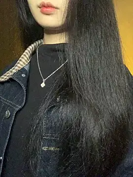 Nhinhi18 online show from 12/18/25, 03:18