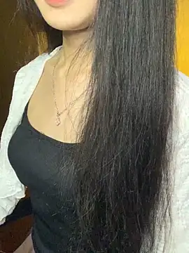 Nhinhi18 online show from 06/19/26, 02:54