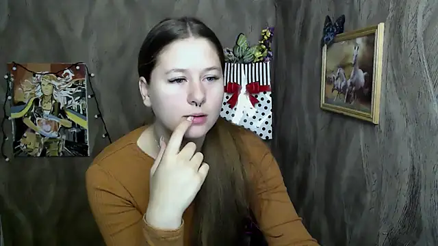 Snapshot of Linda_S_ chatting on 09/13/25, 05:18 Linda S  online show from 09/13/25, 05:18