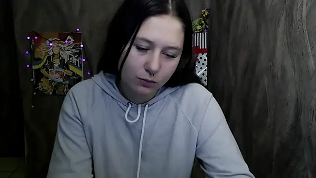 Snapshot of Linda_S_ chatting on 11/14/25, 12:26 Linda S online show from 11/14/25, 12:26