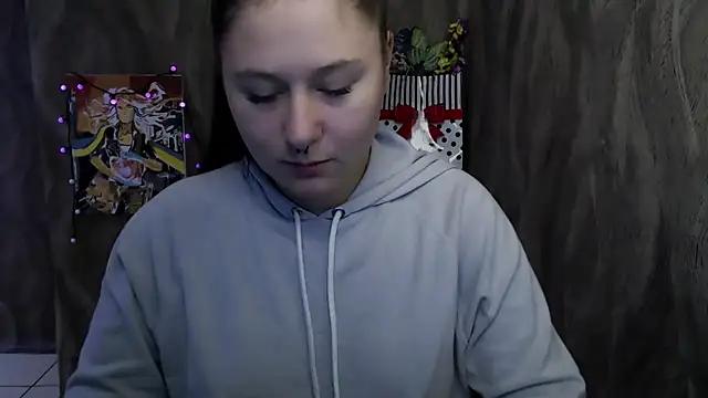 Snapshot of Linda_S_ chatting on 11/19/25, 05:46 Linda S online show from 11/19/25, 05:46