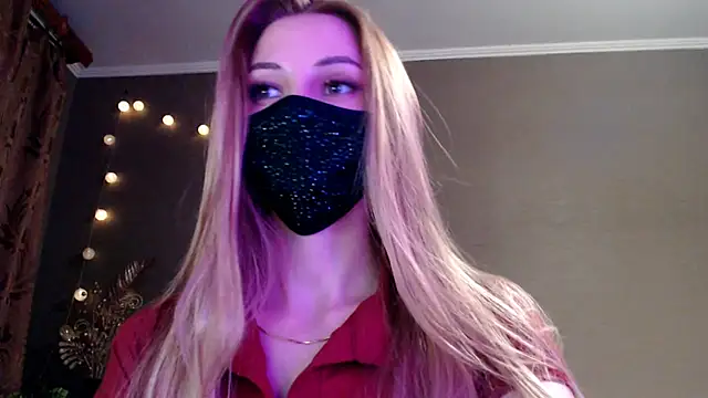 Snapshot of Iris_lave chatting on 04/29/26, 05:30 Iris lave online show from 04/29/26, 05:30