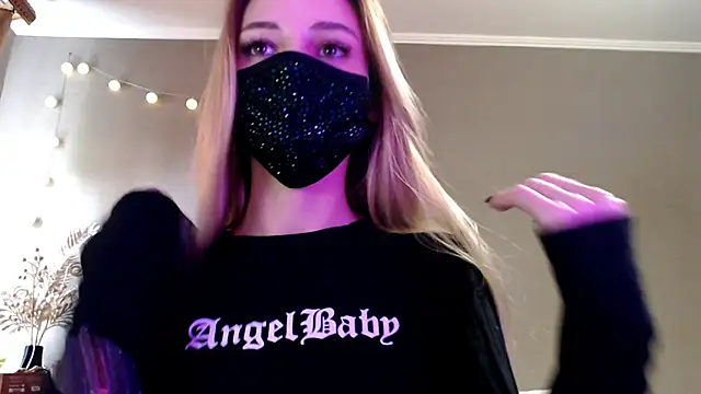 Snapshot of Iris_lave chatting on 05/09/26, 01:49 Iris lave online show from 05/09/26, 01:49