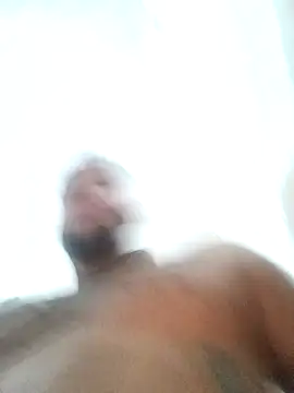 Snapshot of Frank0021 chatting on 11/21/25, 11:36 Frank0021 online show from 11/21/25, 11:36