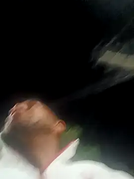 Snapshot of Frank0021 chatting on 12/22/25, 08:11 Frank0021 online show from 12/22/25, 08:11