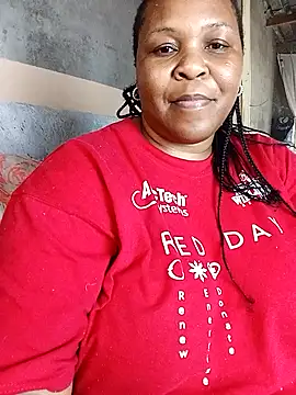 Snapshot of Moretl chatting on 10/24/25, 10:00 Moretl online show from 10/24/25, 10:00