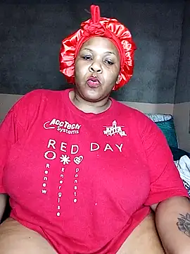 Snapshot of Moretl chatting on 11/21/25, 08:40 Moretl online show from 11/21/25, 08:40