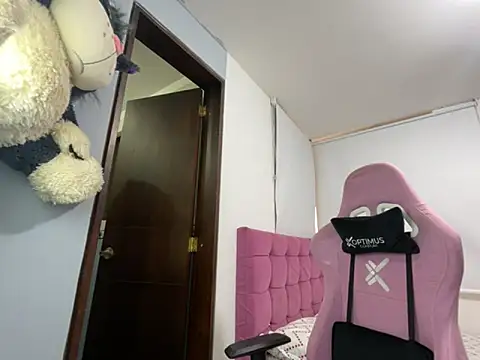 lucy grey25 online show from 09/10/25, 02:17