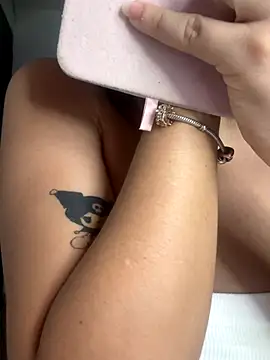 lucy grey25 online show from 12/15/25, 07:51