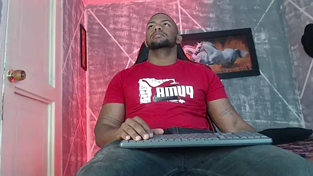 Snapshot of big_blackmen19 chatting on 10/27/25, 02:32 big blackmen19 online show from 10/27/25, 02:32