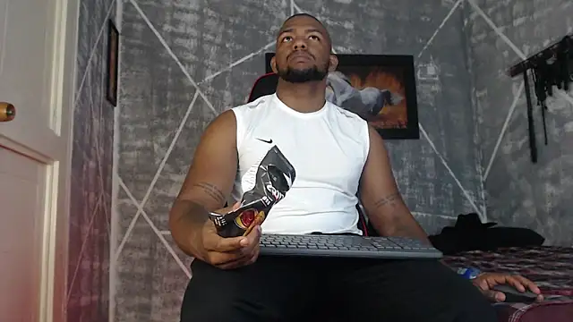 Snapshot of big_blackmen19 chatting on 12/16/25, 02:38 big blackmen19 online show from 12/16/25, 02:38