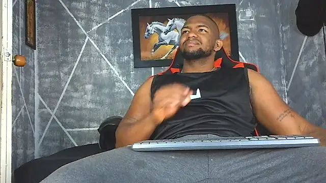 Snapshot of big_blackmen19 chatting on 05/11/26, 01:28 big blackmen19 online show from 05/11/26, 01:28