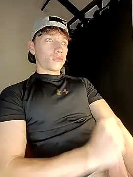 Snapshot of Logan_sixxer chatting on 10/04/25, 10:19 Logan sixxer online show from 10/04/25, 10:19