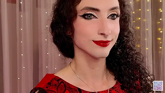 Snapshot of Queen_of_tease chatting on 09/29/25, 07:19 Queen of tease online show from 09/29/25, 07:19