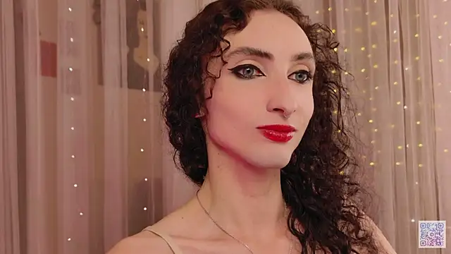 Snapshot of Queen_of_tease chatting on 10/16/25, 06:09 Queen of tease online show from 10/16/25, 06:09