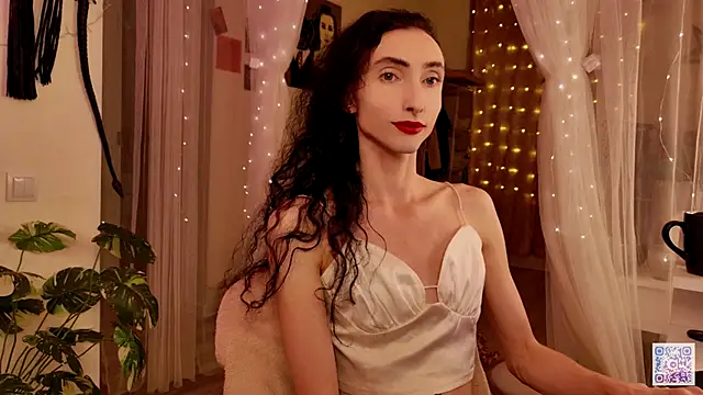 Snapshot of Queen_of_tease chatting on 11/29/25, 04:54 Queen of tease online show from 11/29/25, 04:54