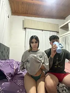 Snapshot of Babylovetiernax chatting on 10/19/25, 04:24 Babylovetiernax online show from 10/19/25, 04:24