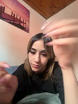 Snapshot of Babylovetiernax chatting on 11/11/25, 06:19 Babylovetiernax online show from 11/11/25, 06:19