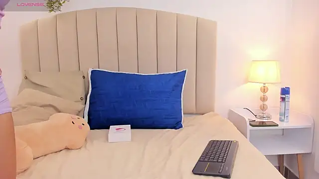 Rachel Donnelly online show from 11/07/25, 04:34