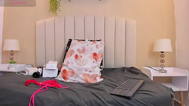 Rachel Donnelly online show from 01/18/26, 04:27