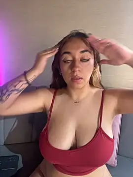 LuPink  online show from 10/17/25, 08:22
