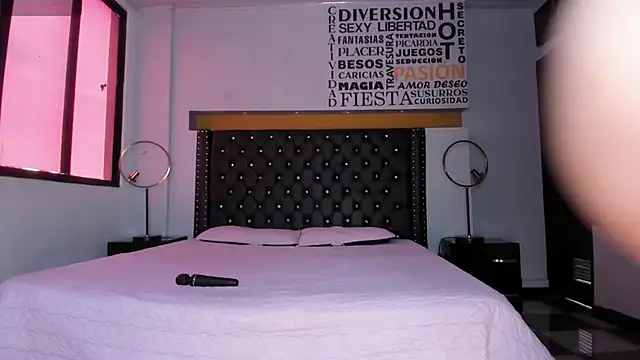 Snapshot of lesly_cutee chatting on 10/30/25, 12:28 lesly cutee online show from 10/30/25, 12:28