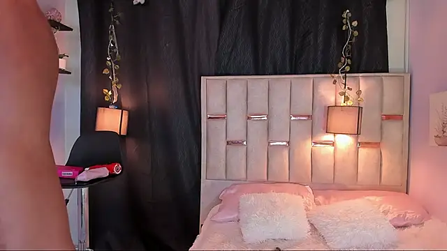 Snapshot of Hanzking01 chatting on 11/11/25, 03:17 Hanzking01 online show from 11/11/25, 03:17