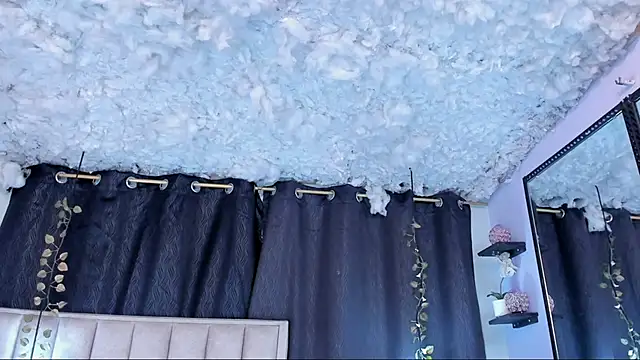 Snapshot of Hanzking01 chatting on 11/20/25, 03:07 Hanzking01 online show from 11/20/25, 03:07