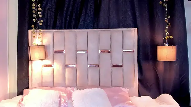 Snapshot of Hanzking01 chatting on 11/23/25, 02:44 Hanzking01 online show from 11/23/25, 02:44