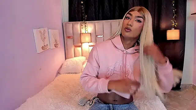 Snapshot of Hanzking01 chatting on 12/14/25, 05:35 Hanzking01 online show from 12/14/25, 05:35