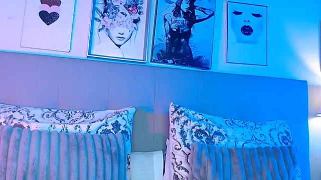 pocahontamoon online show from 04/15/26, 07:58