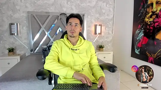 Snapshot of loghan_fox chatting on 10/08/25, 02:42 loghan fox online show from 10/08/25, 02:42