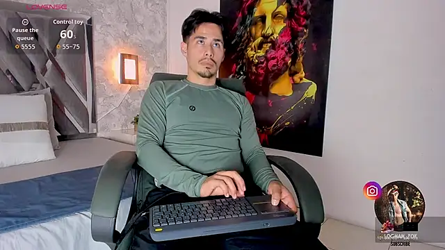 Snapshot of loghan_fox chatting on 10/14/25, 03:40 loghan fox online show from 10/14/25, 03:40