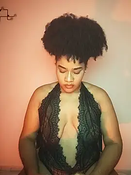 Snapshot of Maaaar_ chatting on 11/23/25, 03:28 Maaaar online show from 11/23/25, 03:28